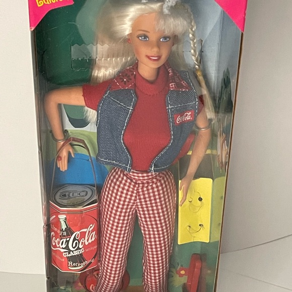 Coca Cola picnic Barbie - Picture 2 of 7